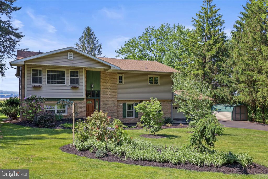 Photo of 25 Koser Road, ELIZABETHTOWN, PA 17022 (MLS # PALA2088494)