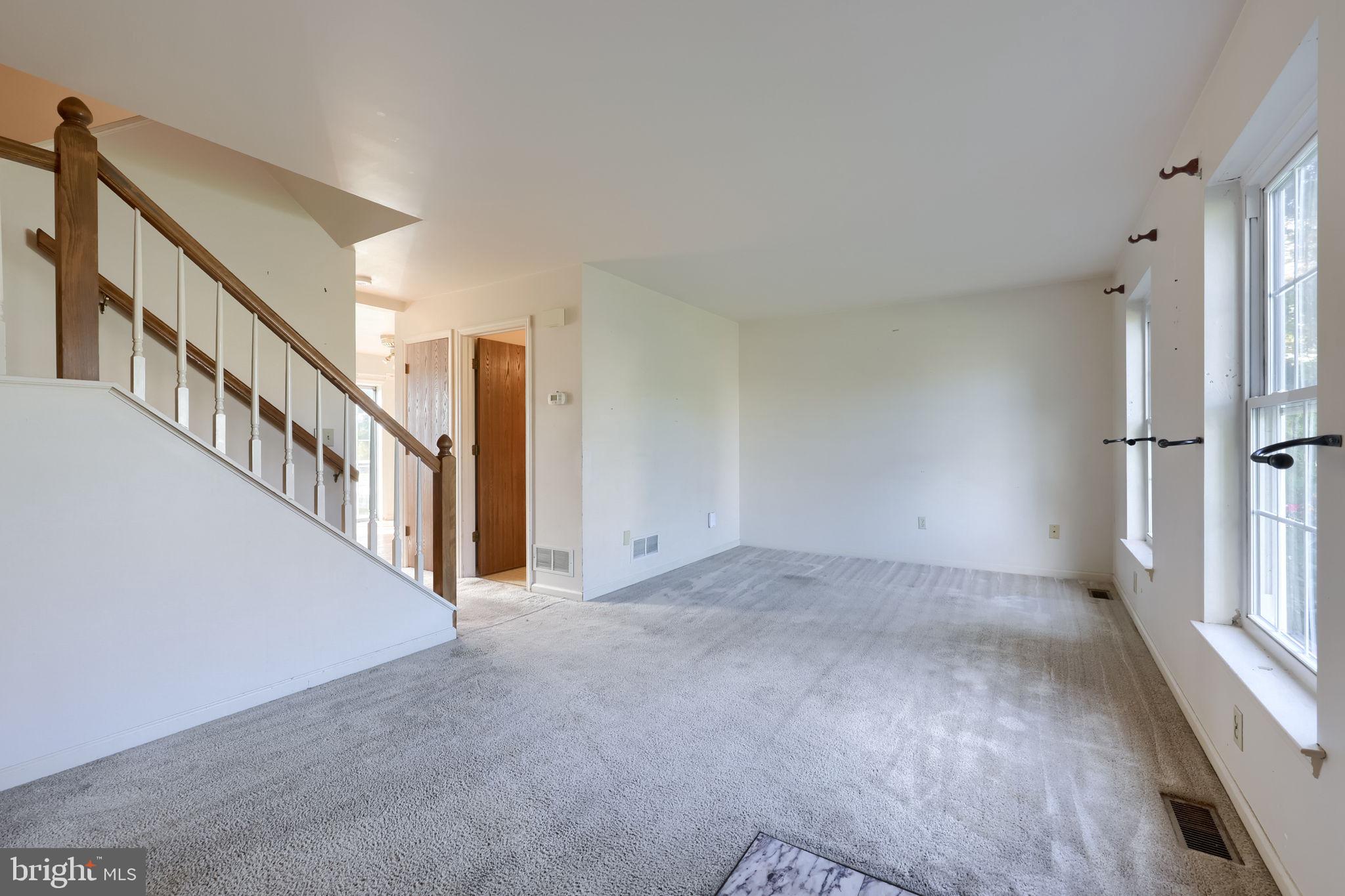 1118 HAMPDEN DRIVE