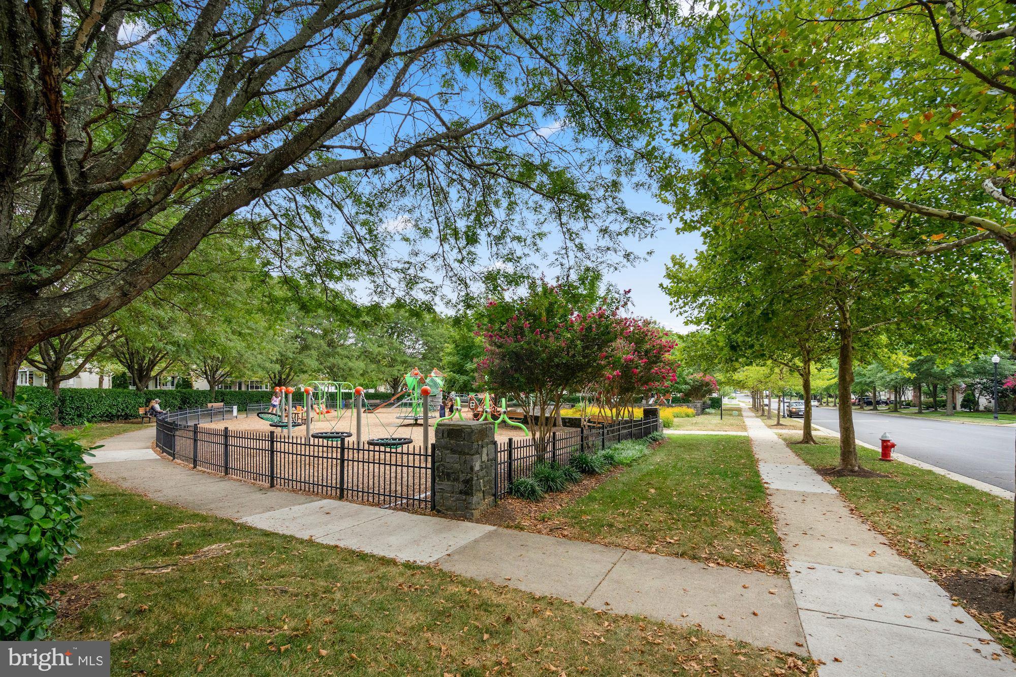 SOUTH RIDING - Residential