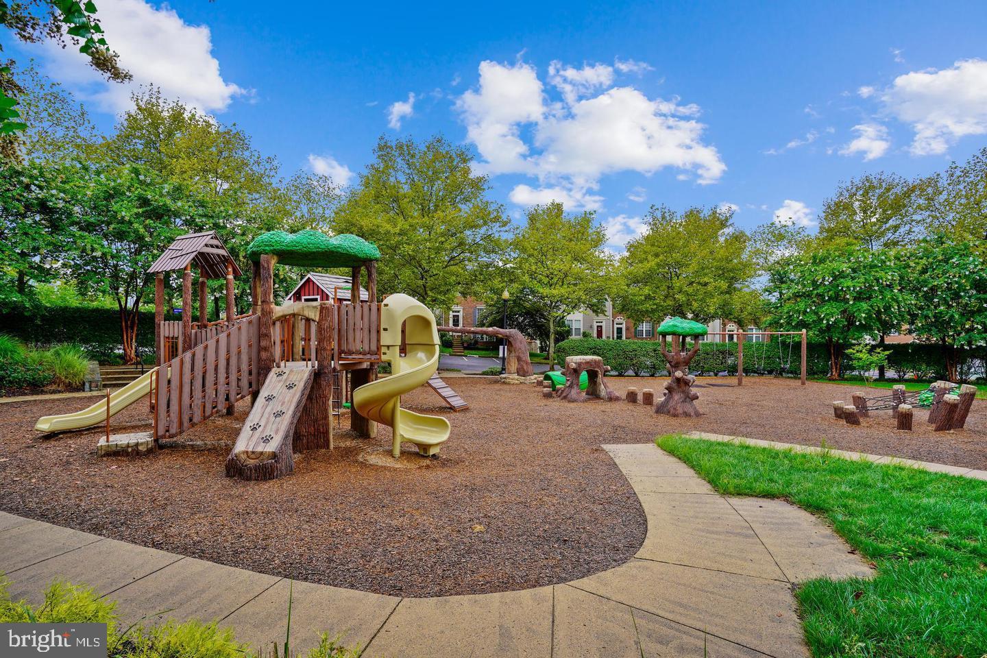 SOUTH RIDING - Residential