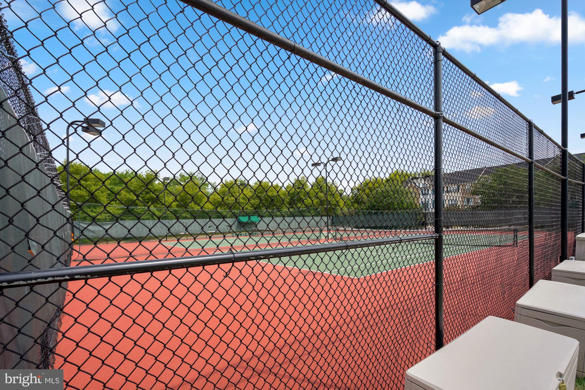 SOUTH RIDING - Residential