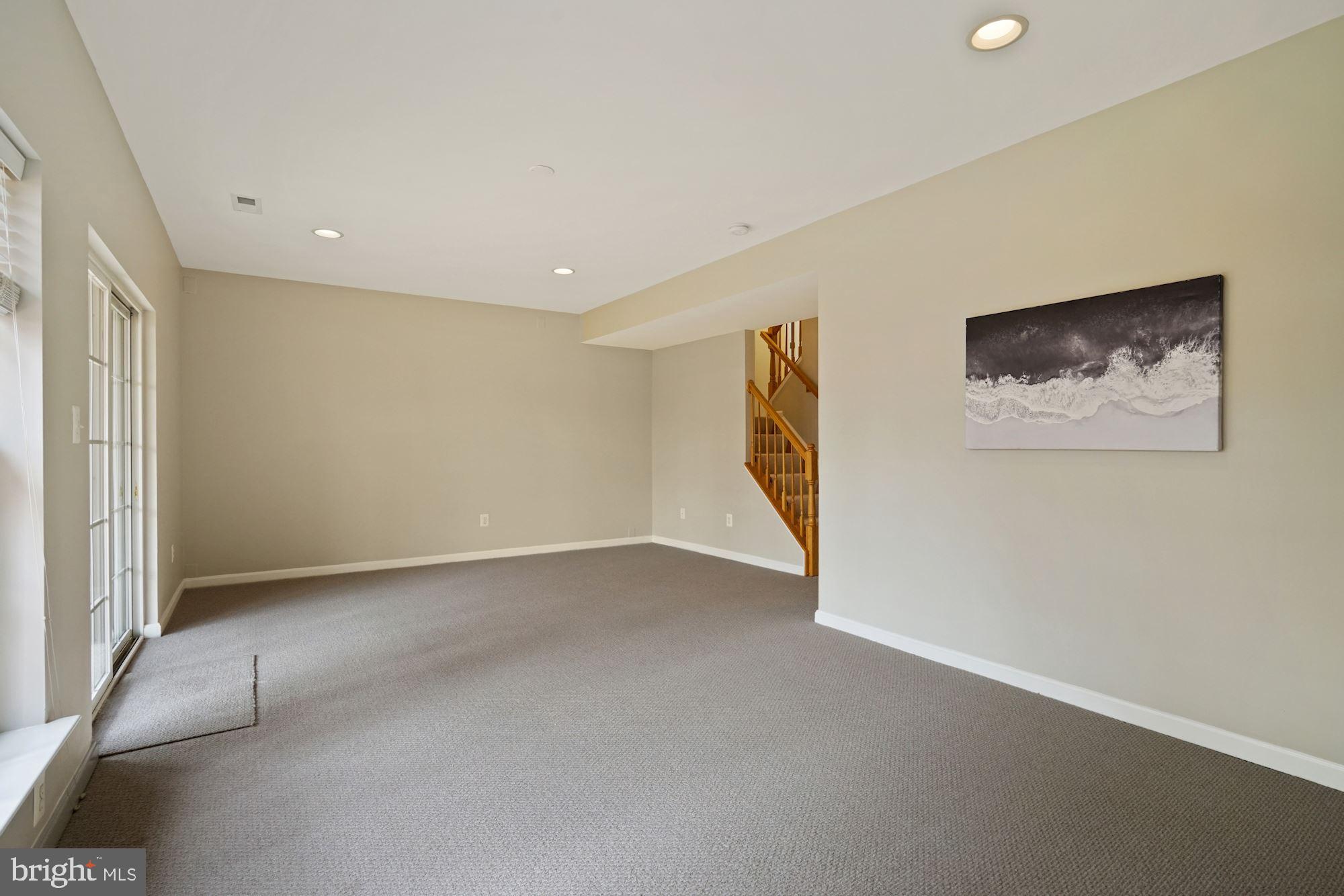 SOUTH RIDING - Residential