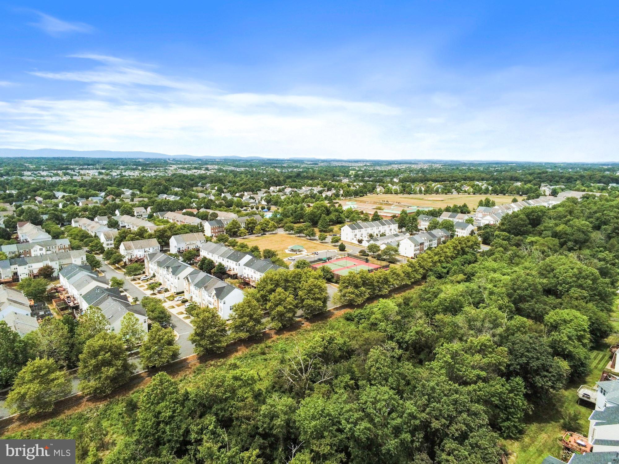 SOUTH RIDING - Residential