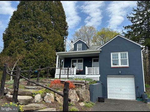 11 LOOKOVER LANE FERNDALE PA 18921