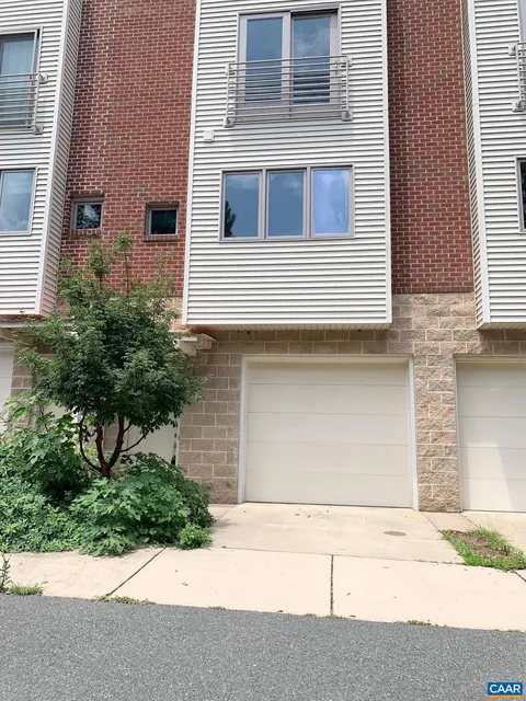 1013 Linden Ave Unit P, Charlottesville, VA MLS: 663491