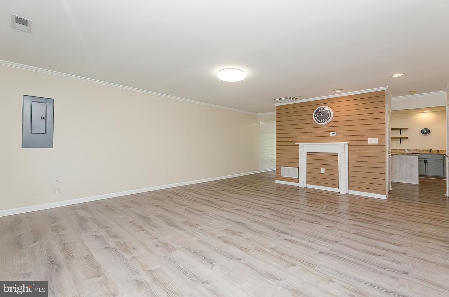 LOCUST HILL - Residential