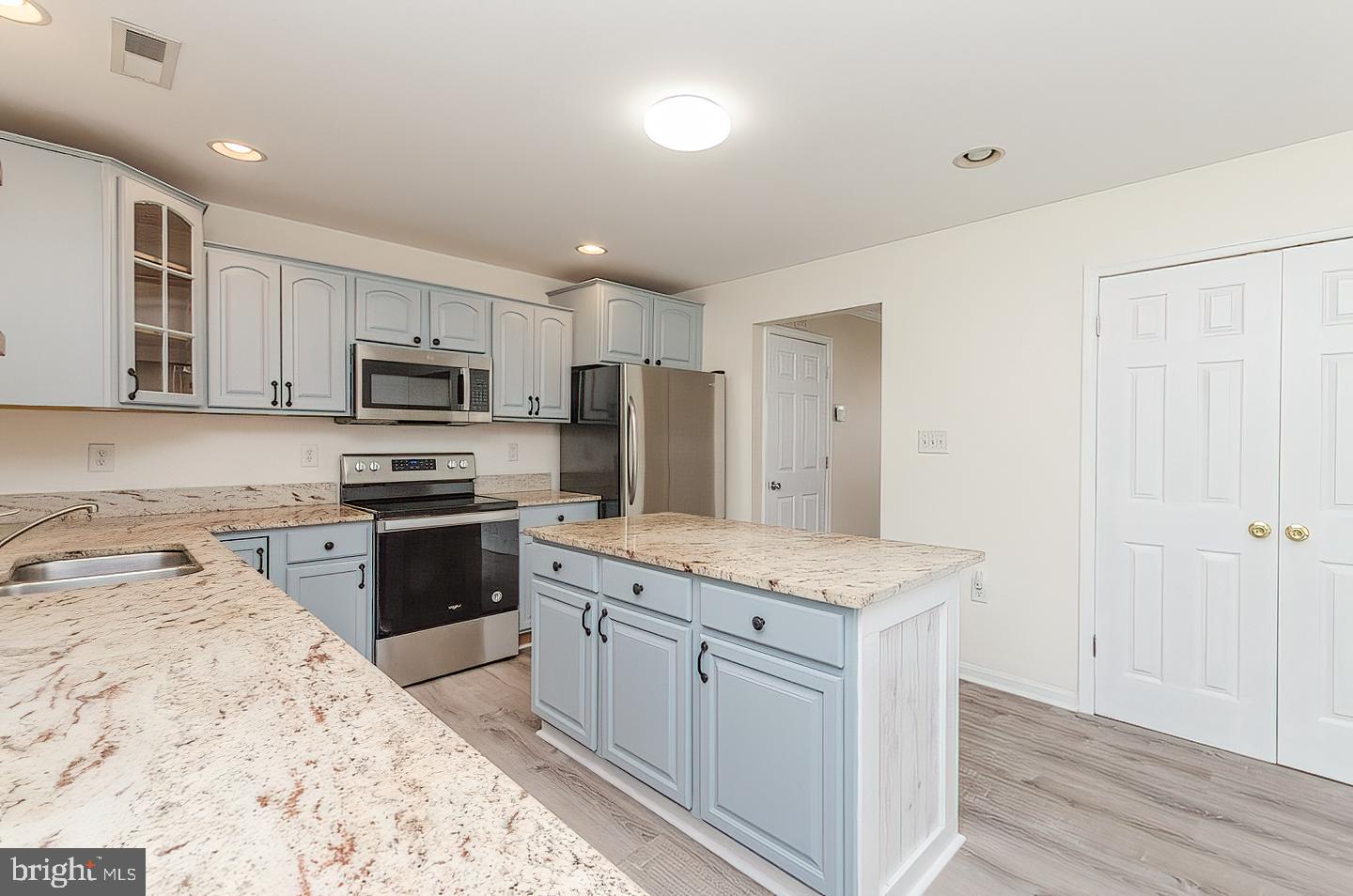 LOCUST HILL - Residential