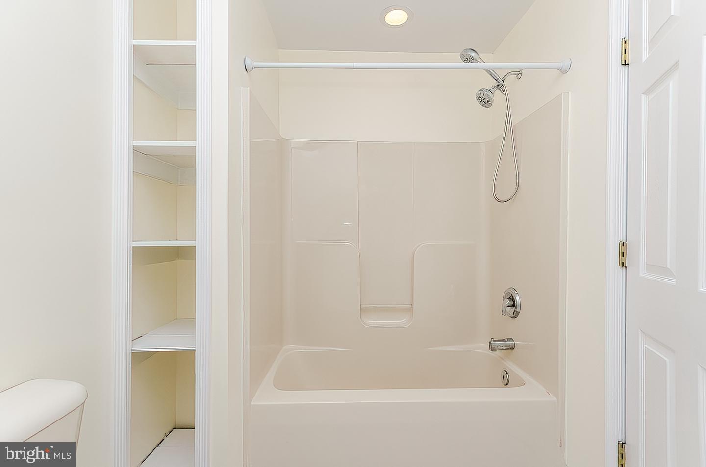 LOCUST HILL - Residential