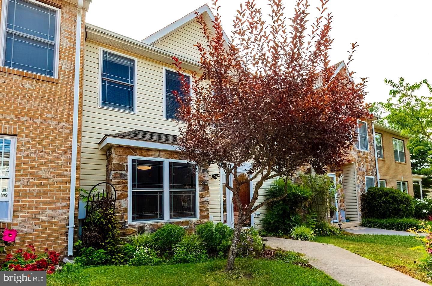 LOCUST HILL - Residential