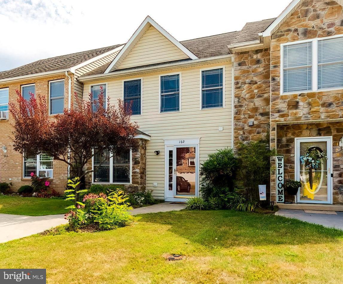 LOCUST HILL - Residential