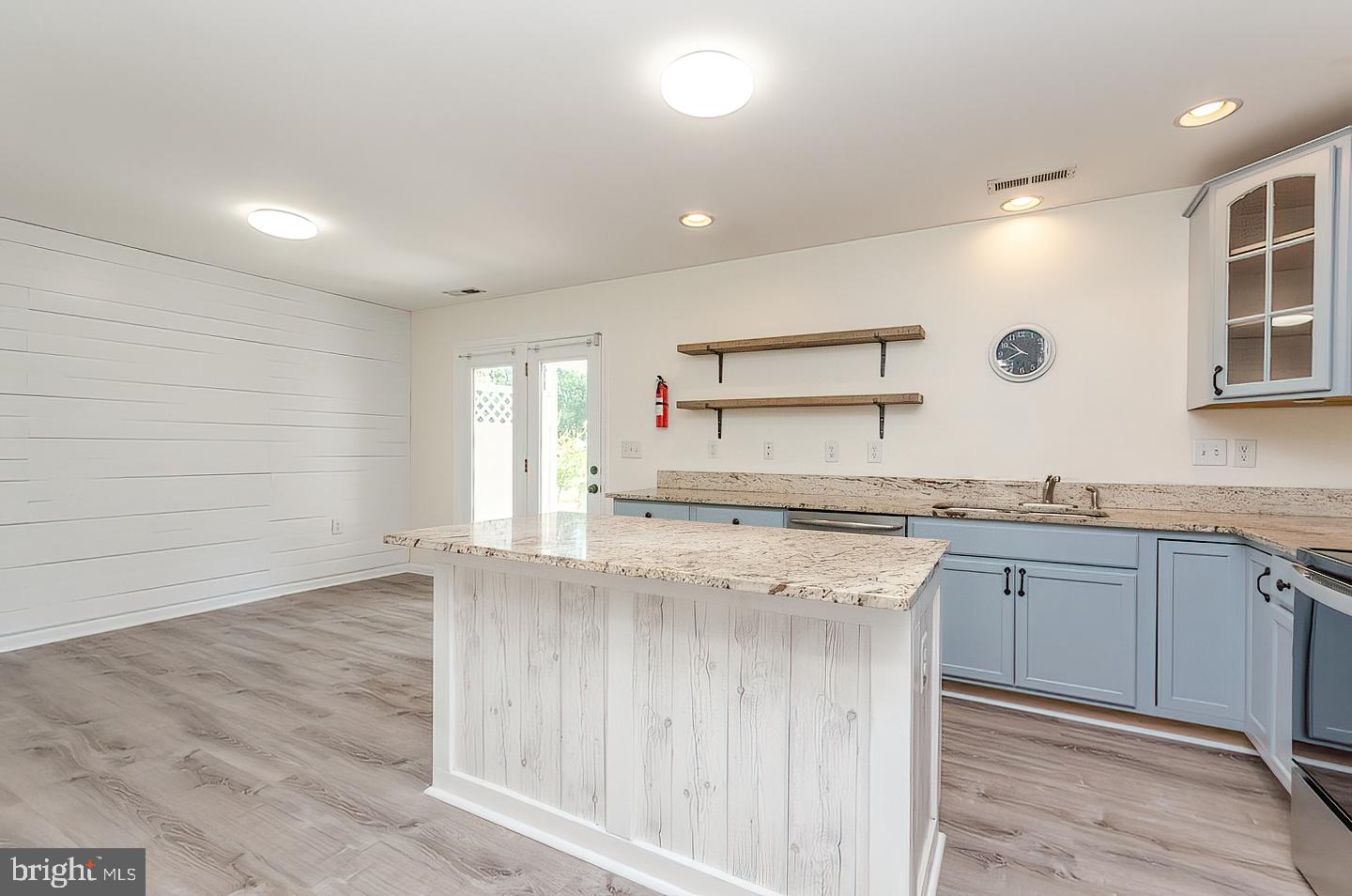 LOCUST HILL - Residential