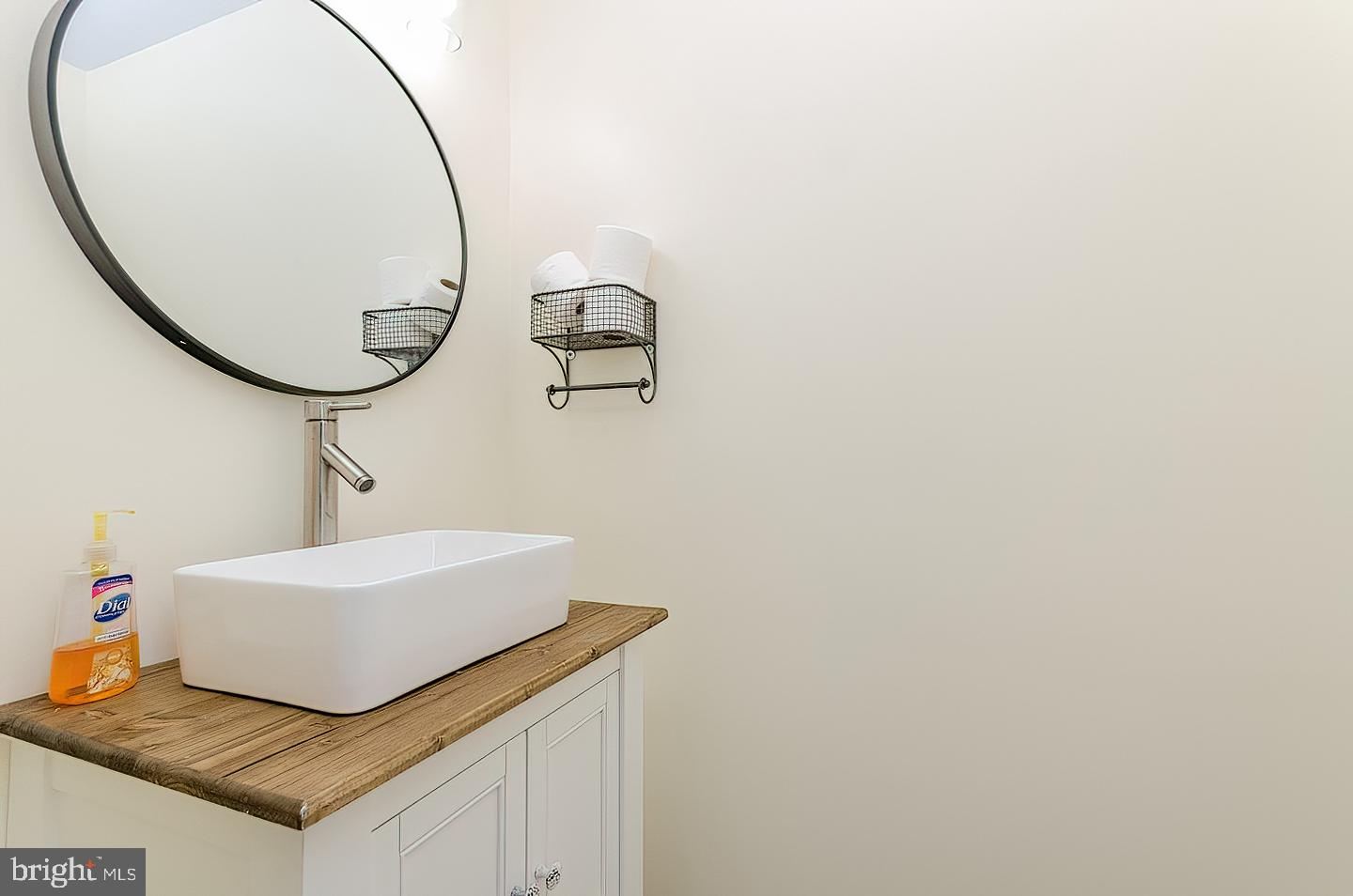 LOCUST HILL - Residential