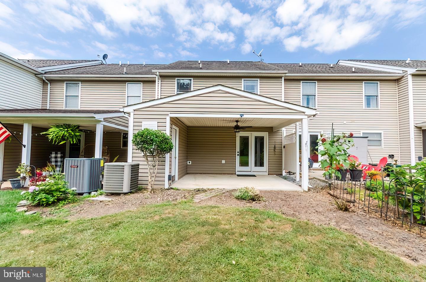 LOCUST HILL - Residential