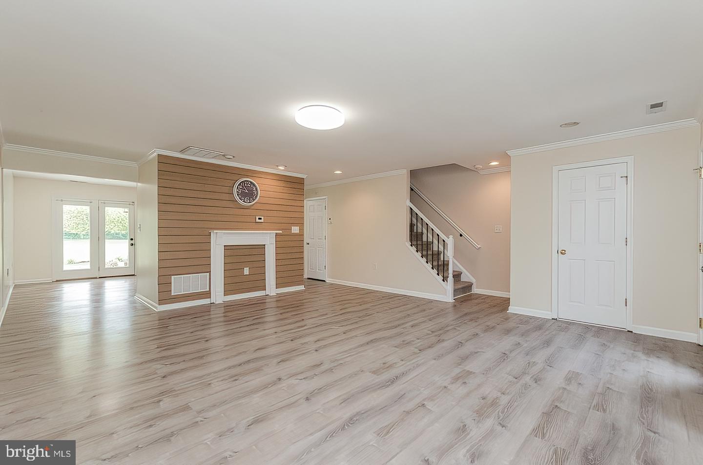 LOCUST HILL - Residential