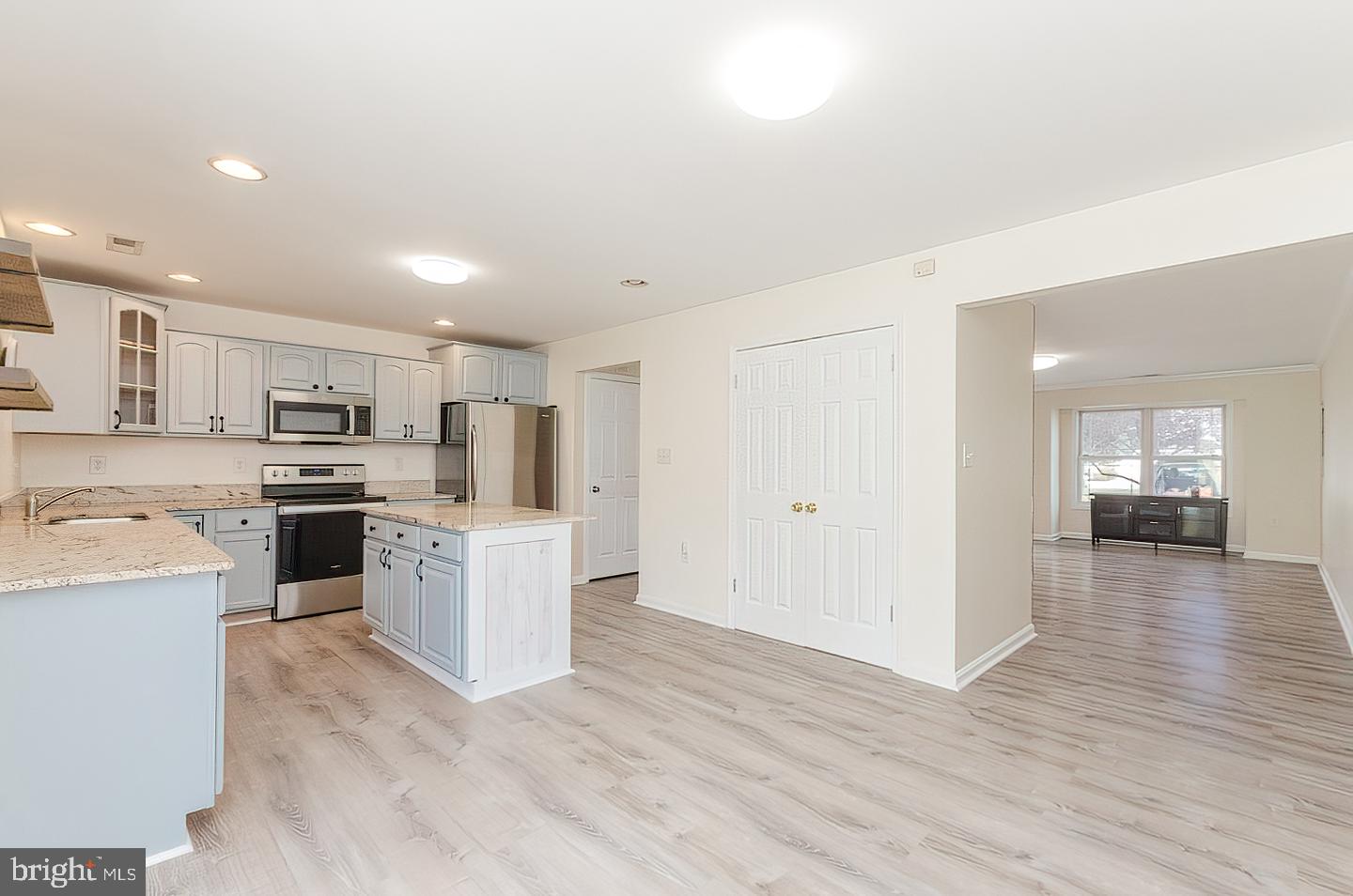 LOCUST HILL - Residential