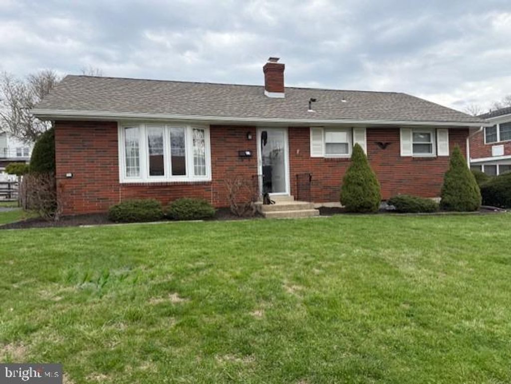 Photo of 1121 North Saint Lucas St, ALLENTOWN, PA 18104 (MLS # PALH2015202)