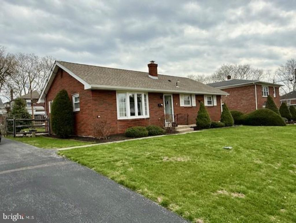 Photo of 1121 North Saint Lucas St, ALLENTOWN, PA 18104 (MLS # PALH2015202)