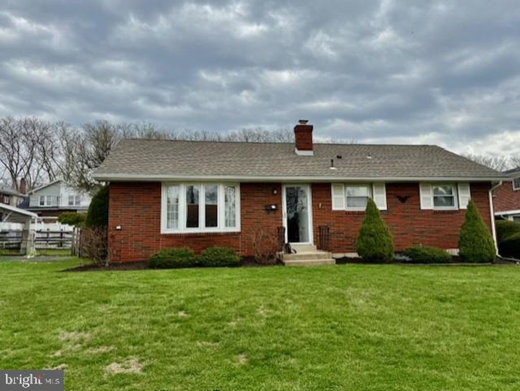 Photo of 1121 North Saint Lucas St, ALLENTOWN, PA 18104 (MLS # PALH2015202)