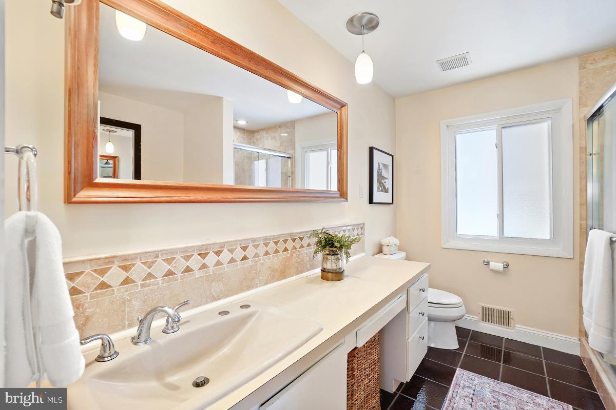 KENSINGTON KNOLLS - Residential