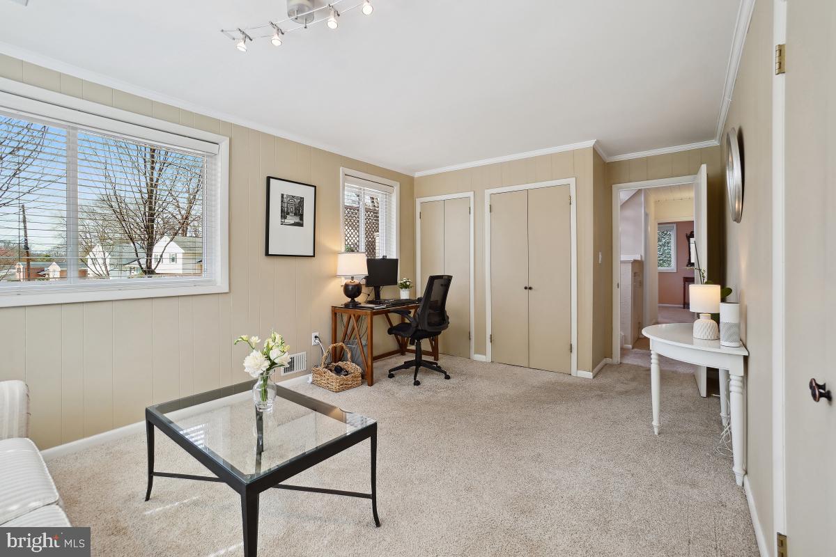 KENSINGTON KNOLLS - Residential