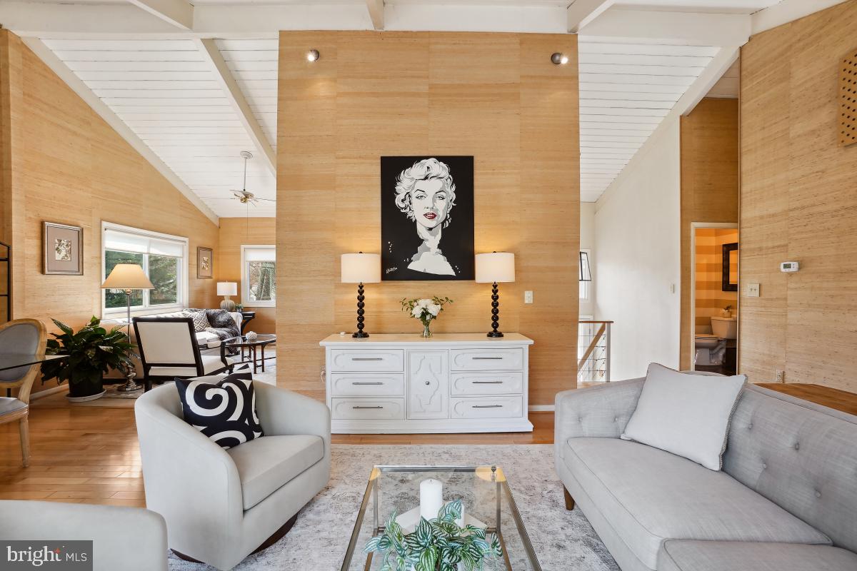 KENSINGTON KNOLLS - Residential