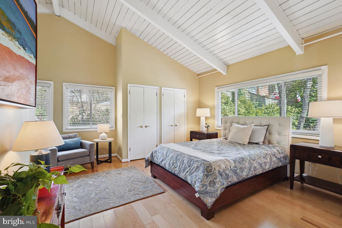 KENSINGTON KNOLLS - Residential