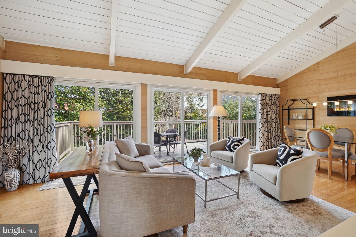 KENSINGTON KNOLLS - Residential