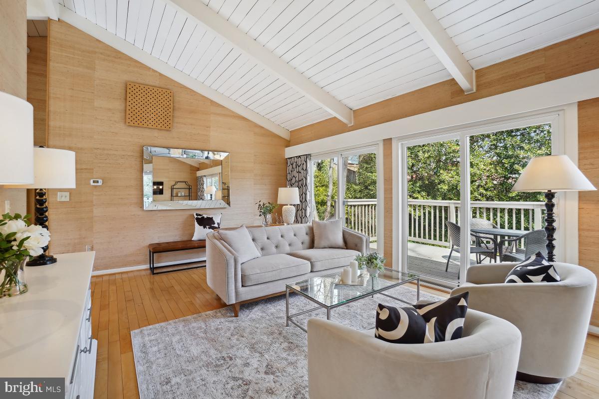 KENSINGTON KNOLLS - Residential