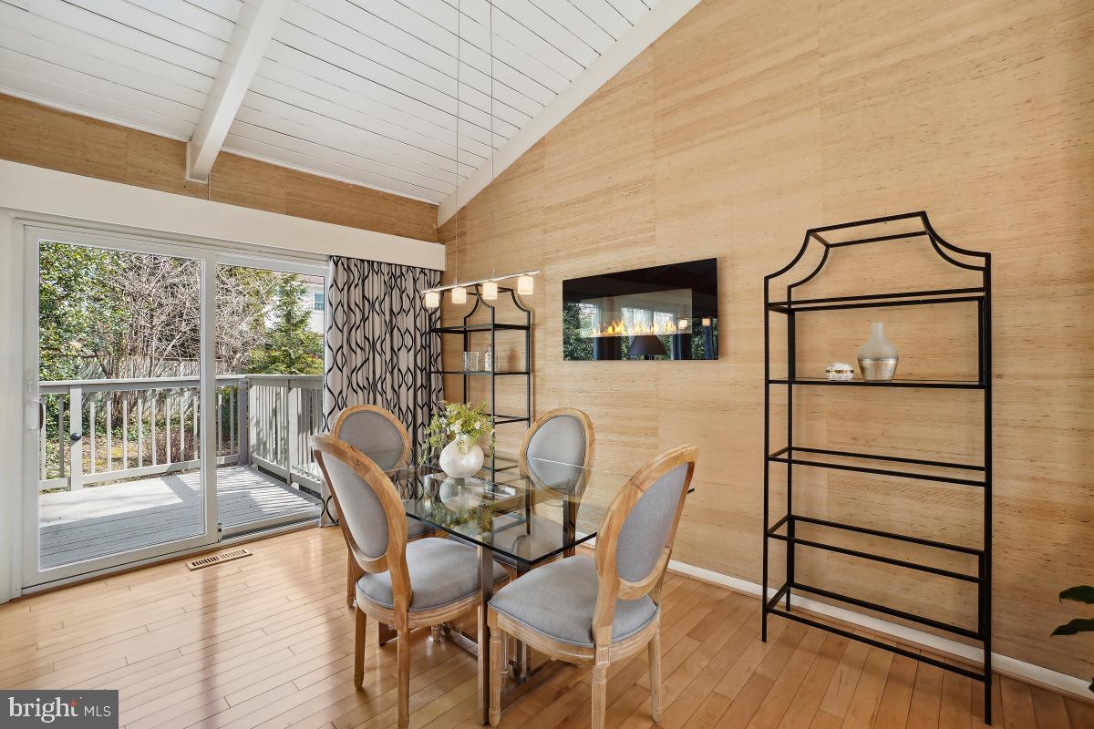 KENSINGTON KNOLLS - Residential