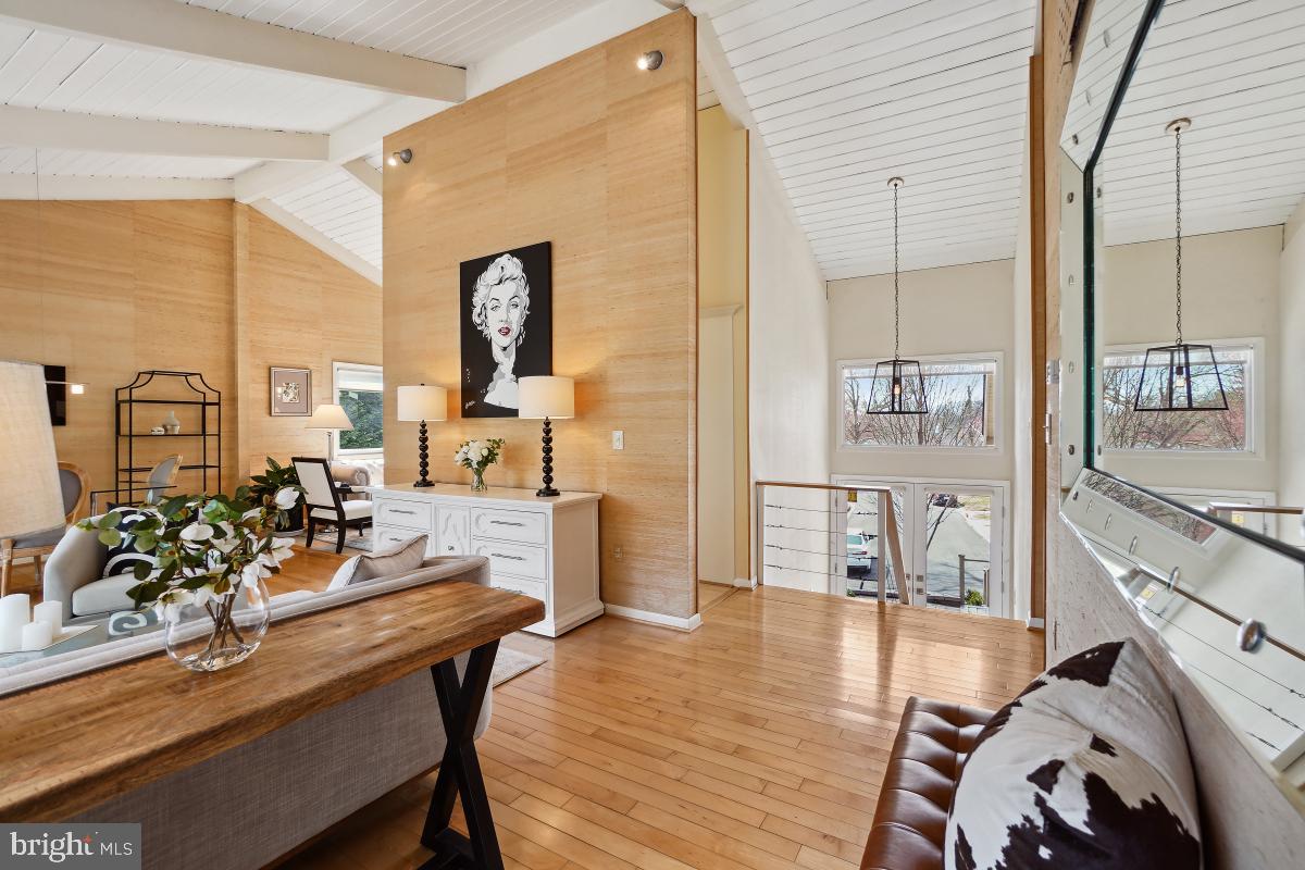 KENSINGTON KNOLLS - Residential