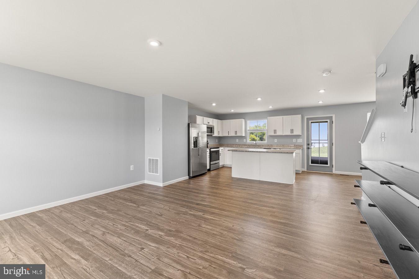 498 SWITCHGRASS COURT