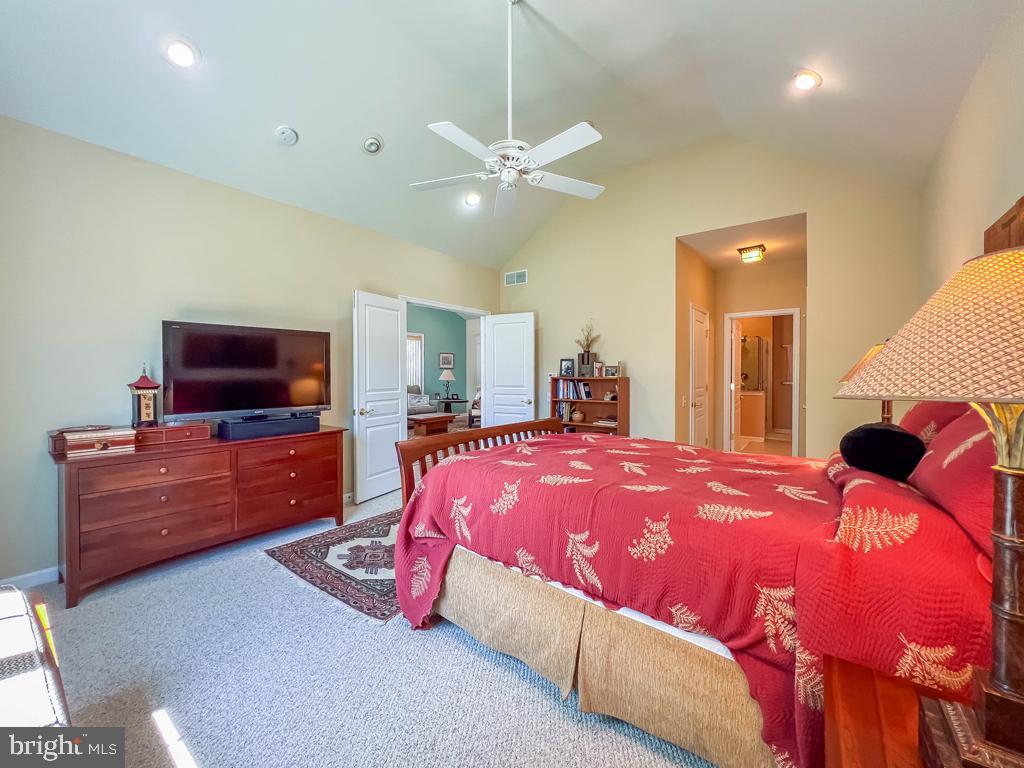 TRADITIONS AT WASH - Residential