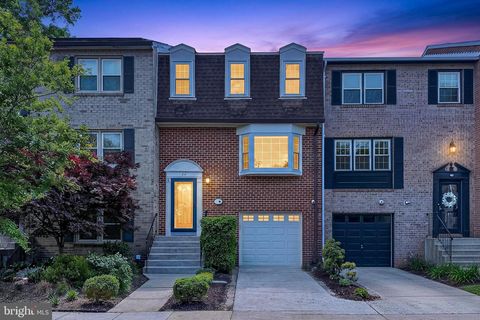 Photo of 8 W Chapman Street #A, ALEXANDRIA, VA 22301 (MLS # VAAX2055520)