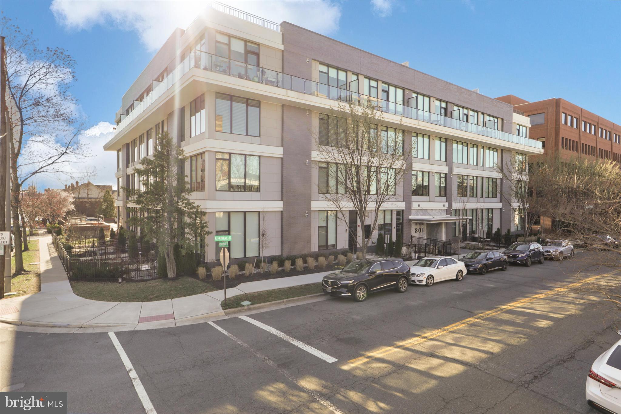 Gorgeous '22 Construction North Old Town Condo! Open floorplan w/ 10ft ceilings & hi-end finishes throughout. Gourmet Kitchen w/ quartz countertops, tons of cabinet space, island/breakfast bar, Bosch appliances. Huge primary suite featuring custom closet system, luxury bathroom w/ glass shower enclosure. Den w/ closet makes a perfect home office or guest suite. Garage parking #28. Must see roofdeck w/ grilling area & commanding views of the Potomac River & Old Town. Next door to One Life Fitness; adjacent to Rivergate Park & bike trail; blocks to King St shops, farmers’ market & restaurants!