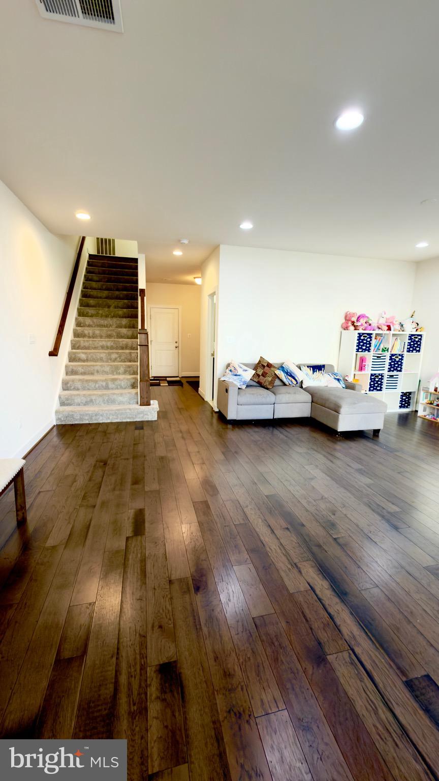 BRAMBLETON - Residential Lease