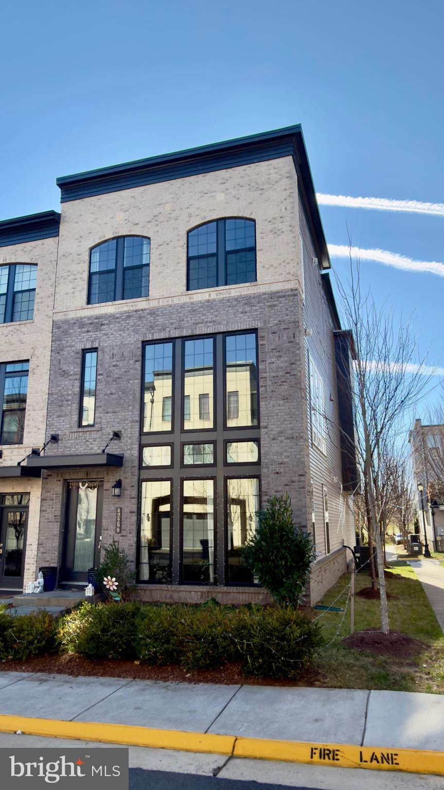 BRAMBLETON - Residential Lease