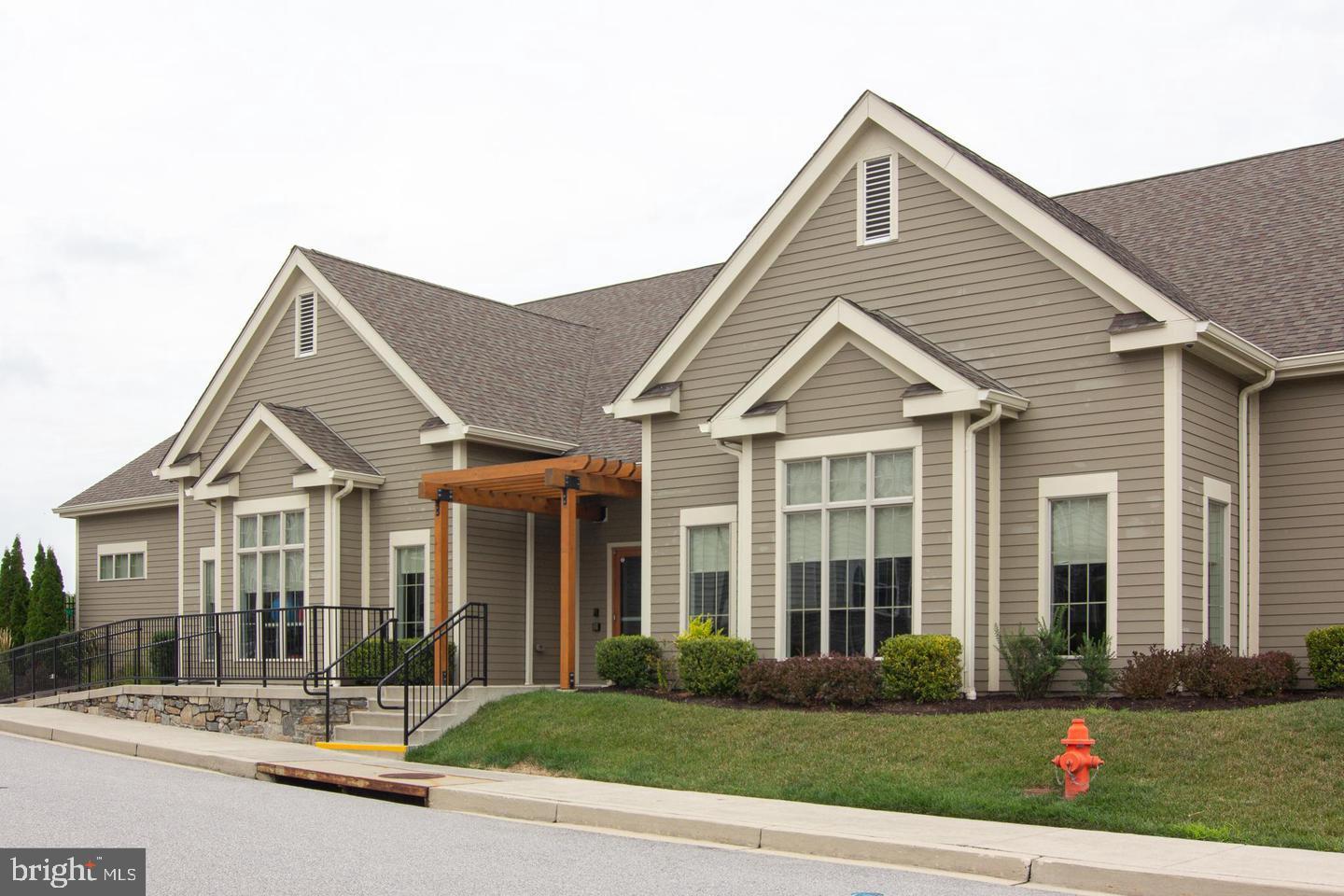 WAVERLY MEWS - Residential