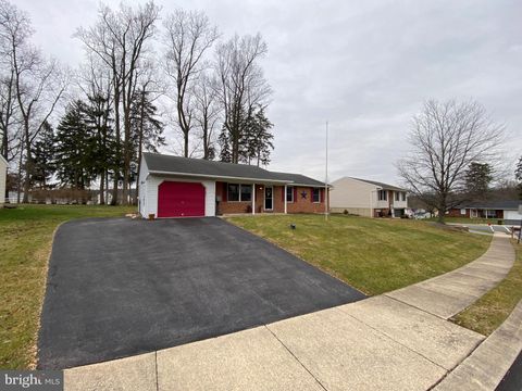 Photo of 14 Thistle Drive, Denver, PA 17517 (MLS # PALA2045432)