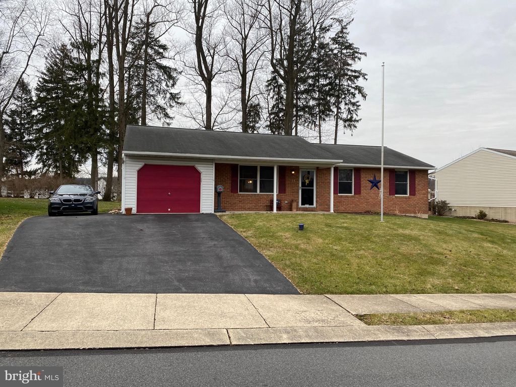 Photo of 14 Thistle Drive, Denver, PA 17517 (MLS # PALA2045432)