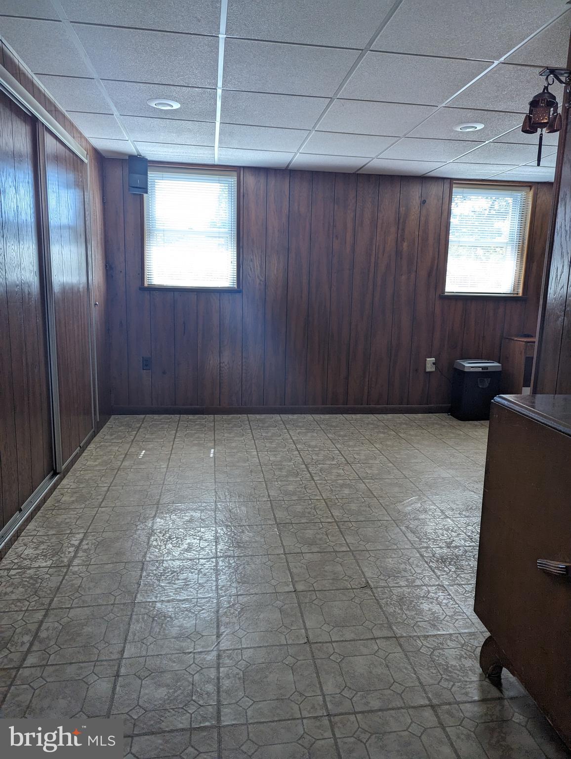 SHORELAND - Residential