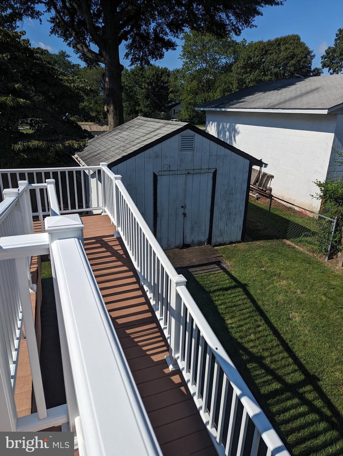 SHORELAND - Residential