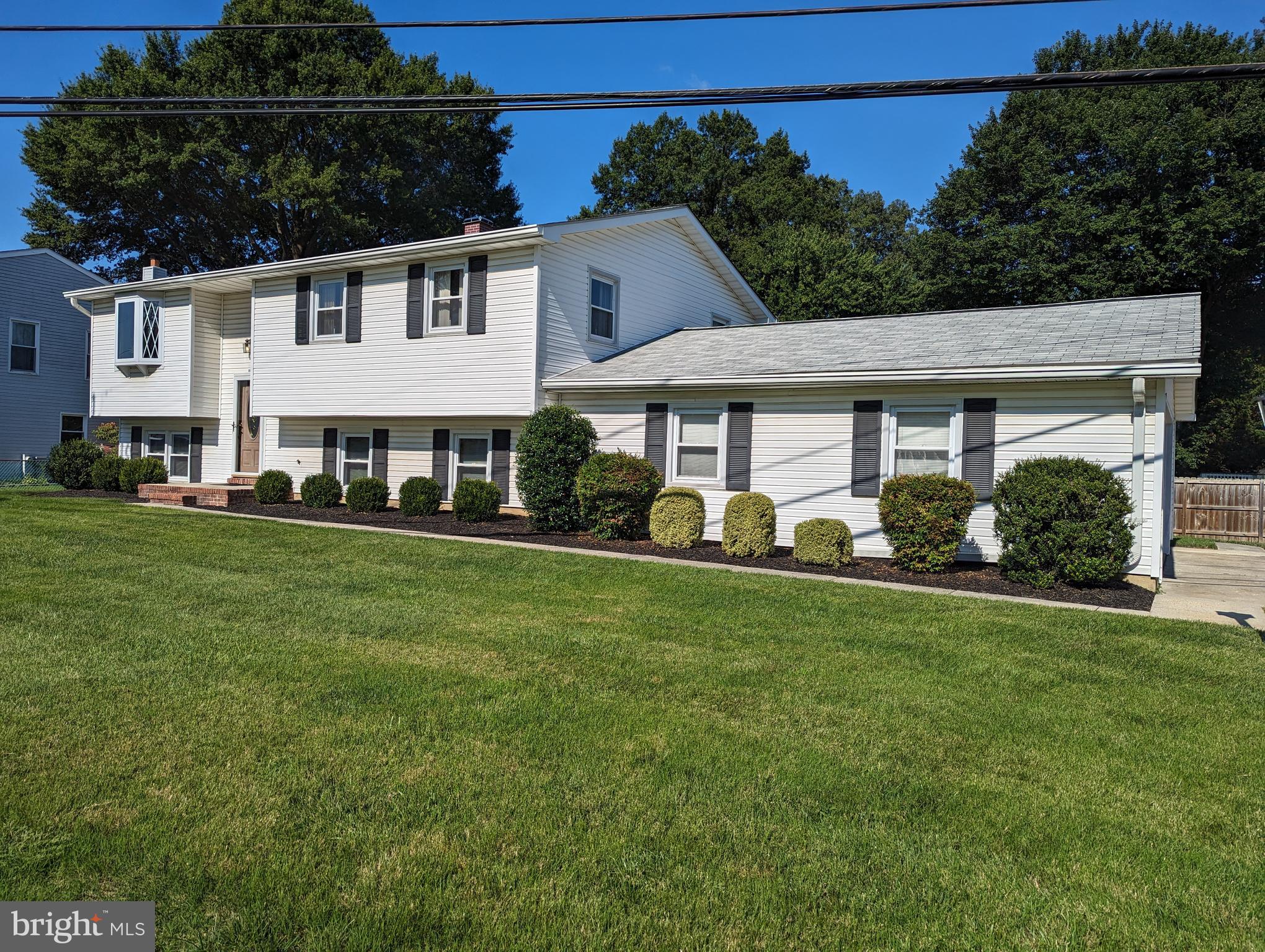 SHORELAND - Residential