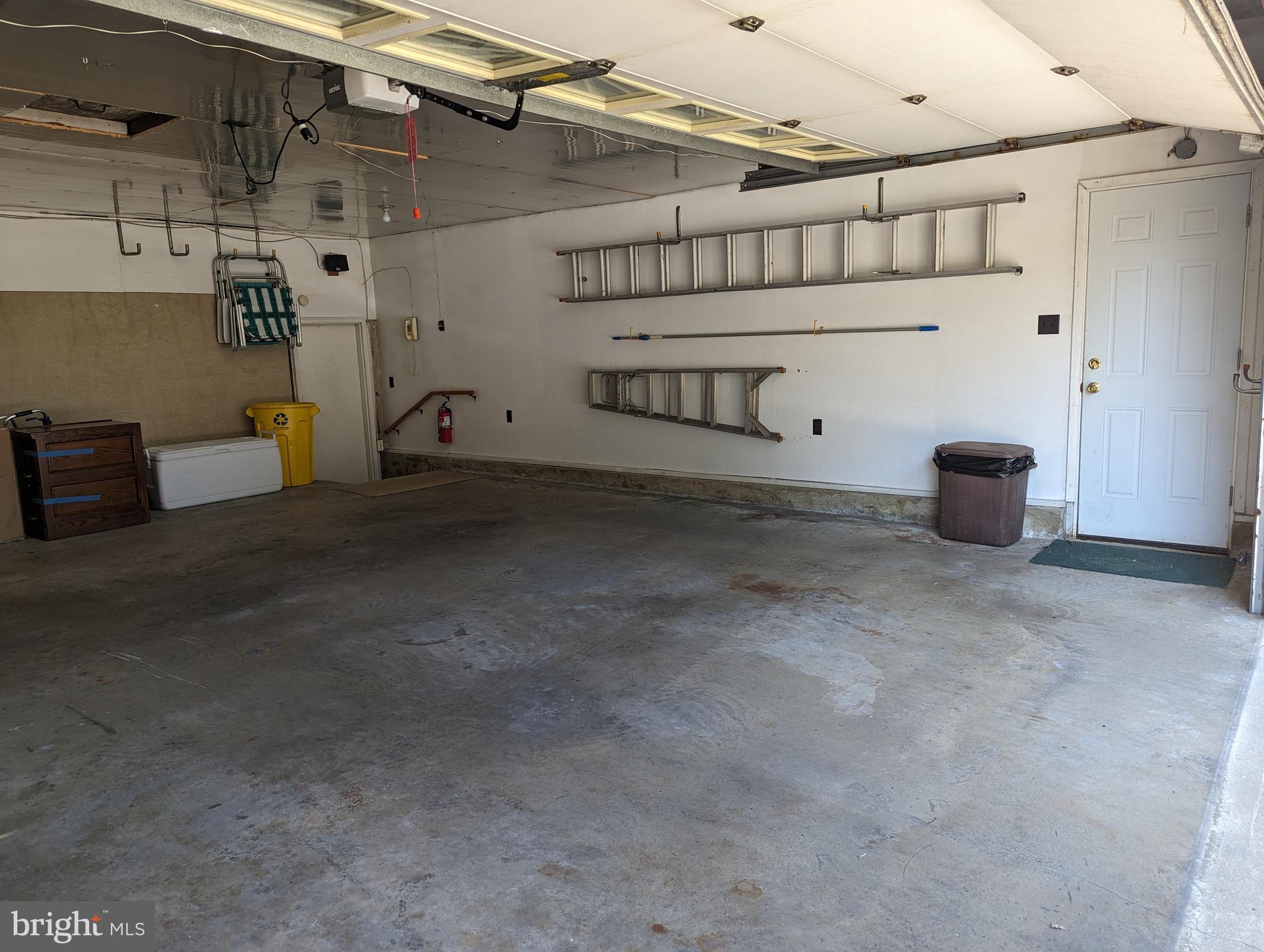 SHORELAND - Residential