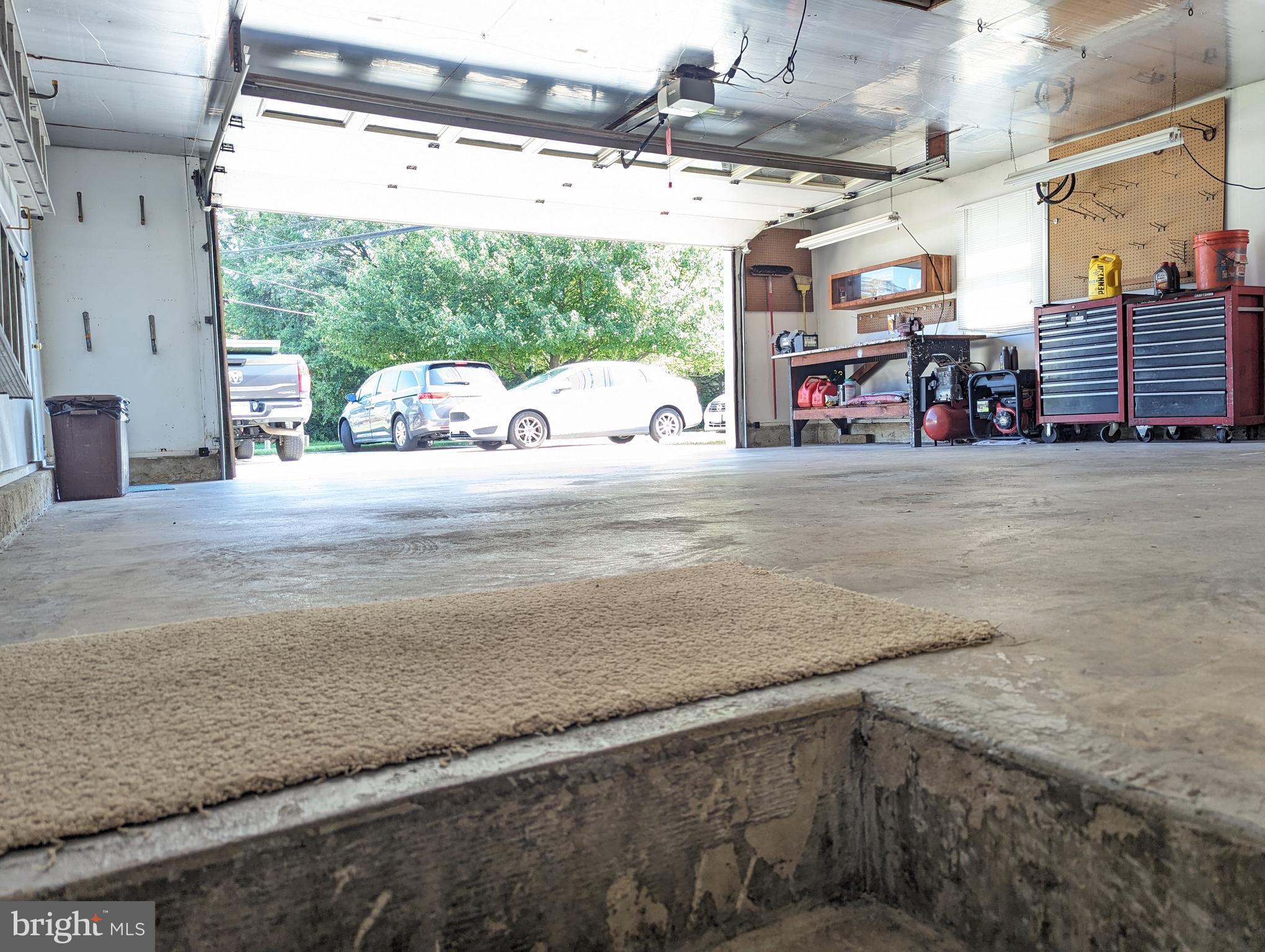 SHORELAND - Residential