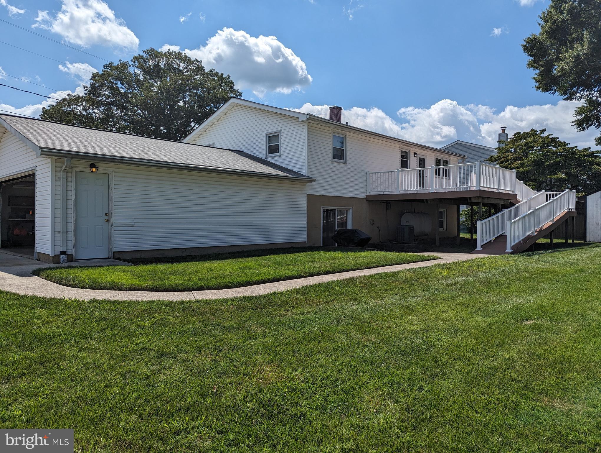 SHORELAND - Residential