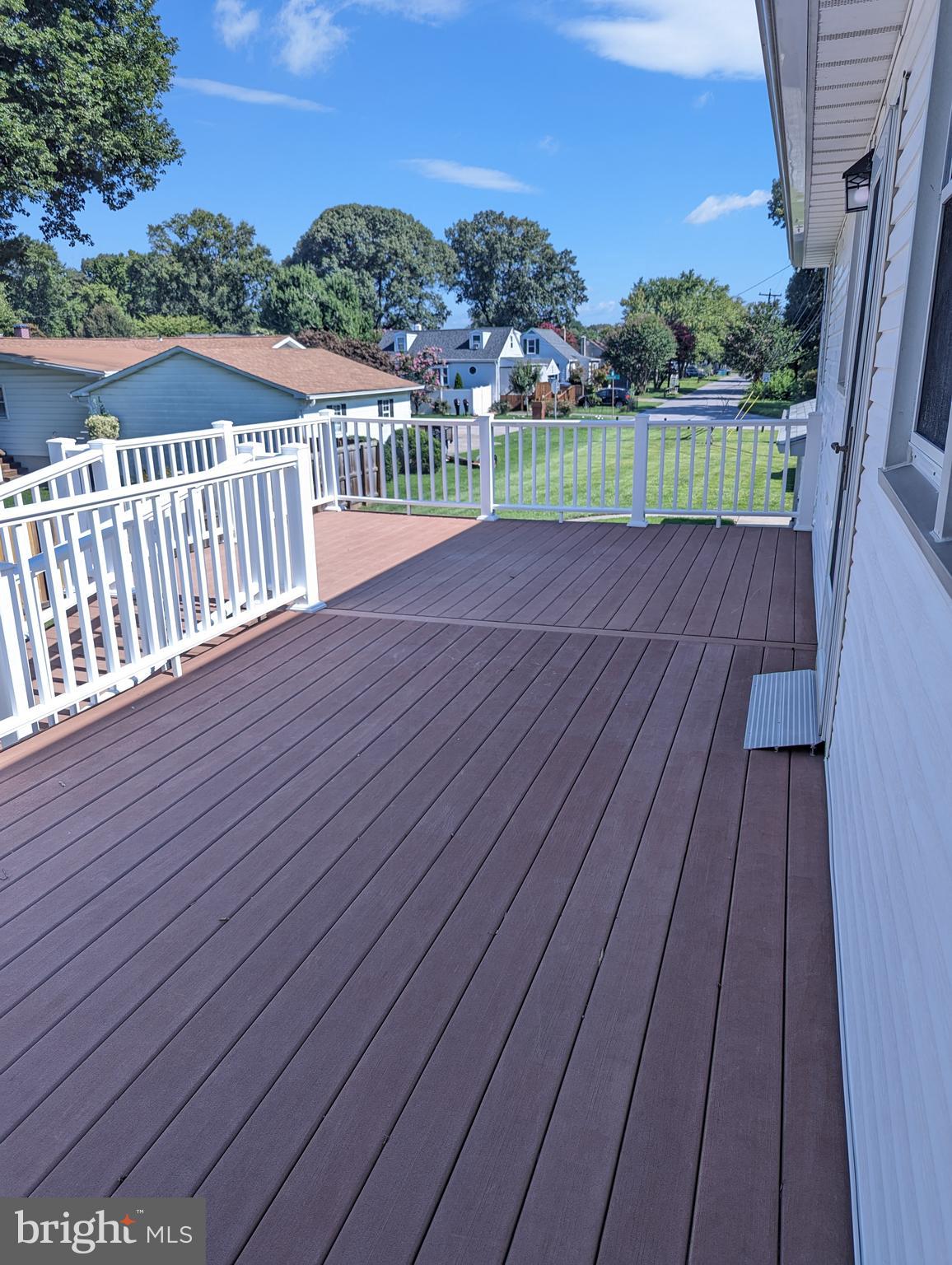 SHORELAND - Residential