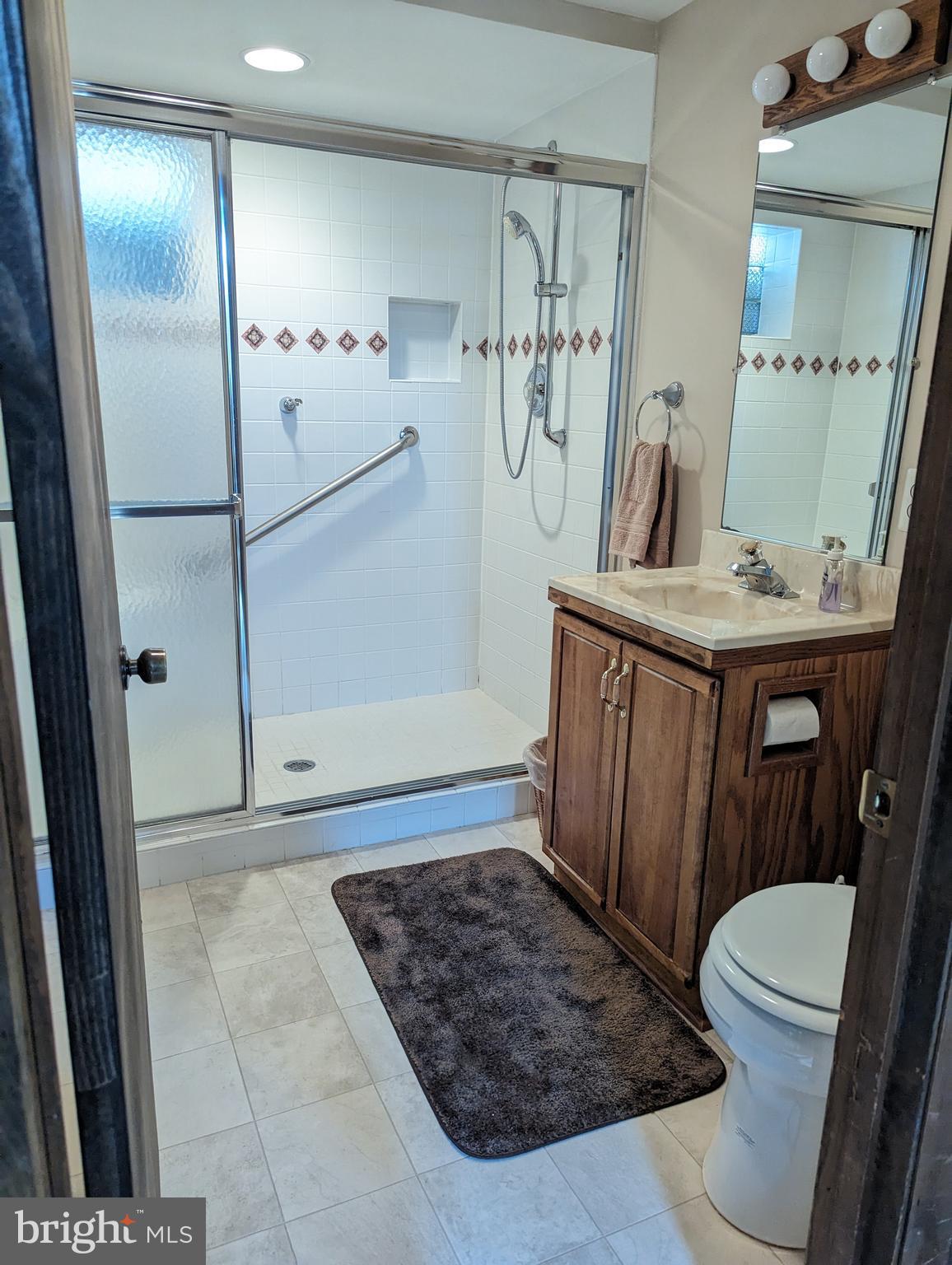 SHORELAND - Residential