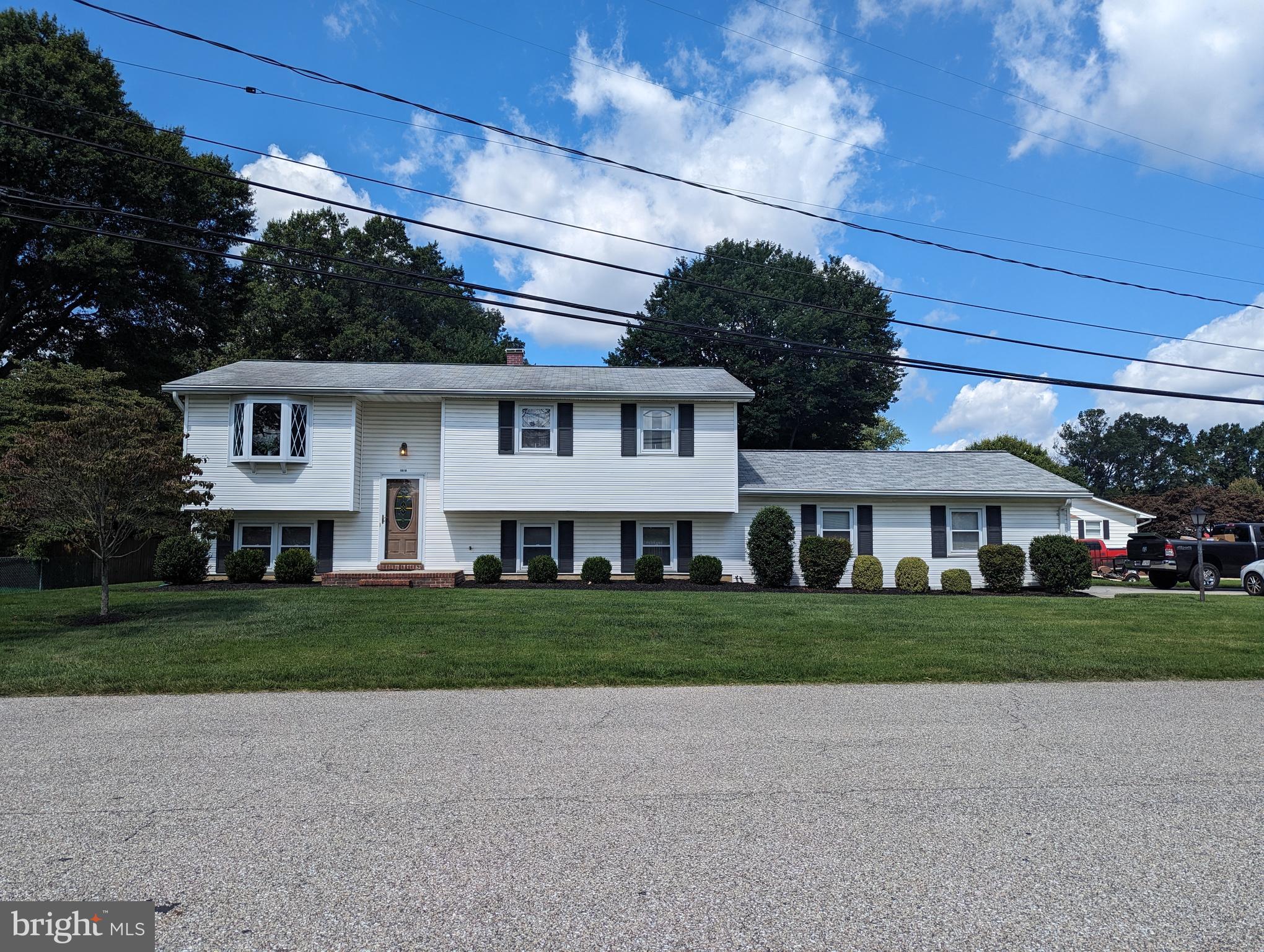 SHORELAND - Residential