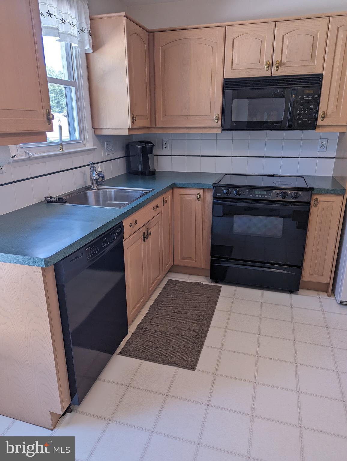 SHORELAND - Residential