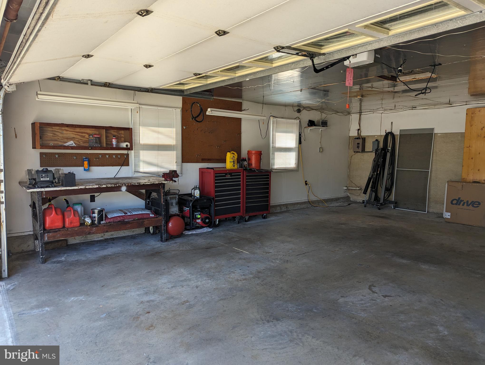 SHORELAND - Residential